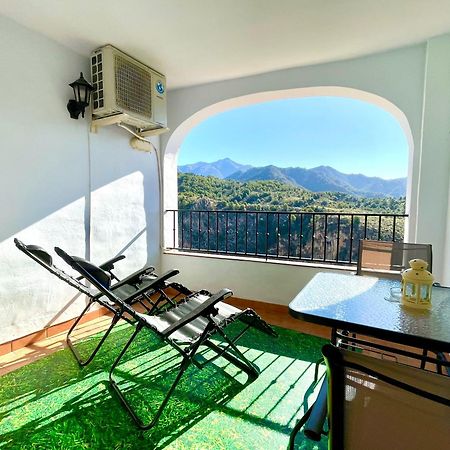 Apartamentos Axarquia , Frigiliana, Terraza Privada Con Vistas A La Montana Rio Y Al Mar Eksteriør bilde