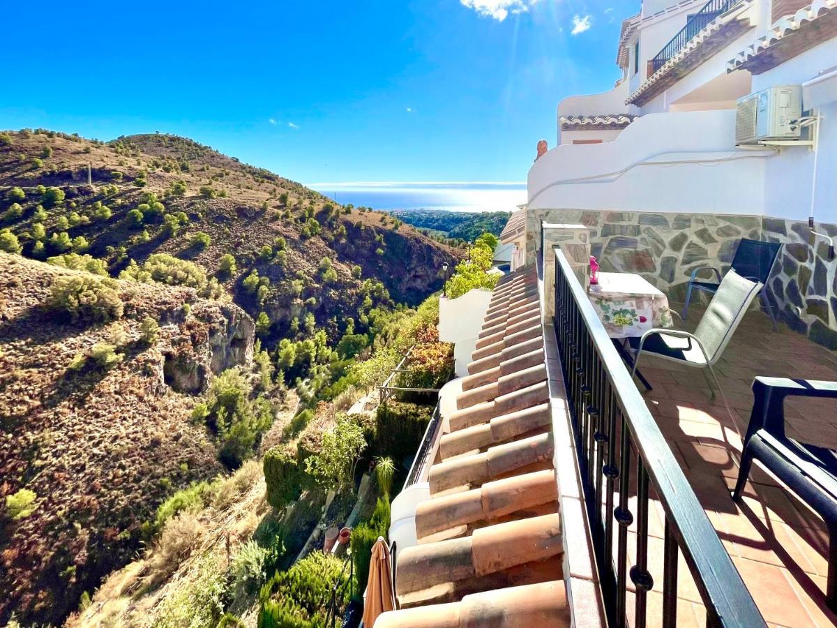 Apartamentos Axarquia , Frigiliana, Terraza Privada Con Vistas A La Montana Rio Y Al Mar Eksteriør bilde