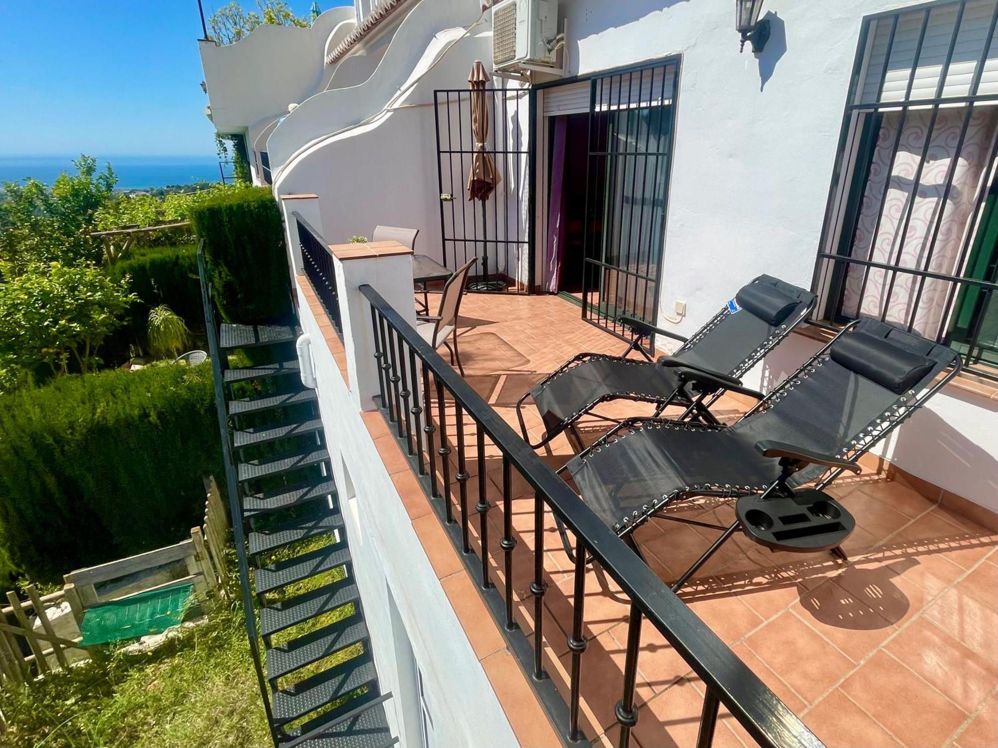 Apartamentos Axarquia , Frigiliana, Terraza Privada Con Vistas A La Montana Rio Y Al Mar Eksteriør bilde