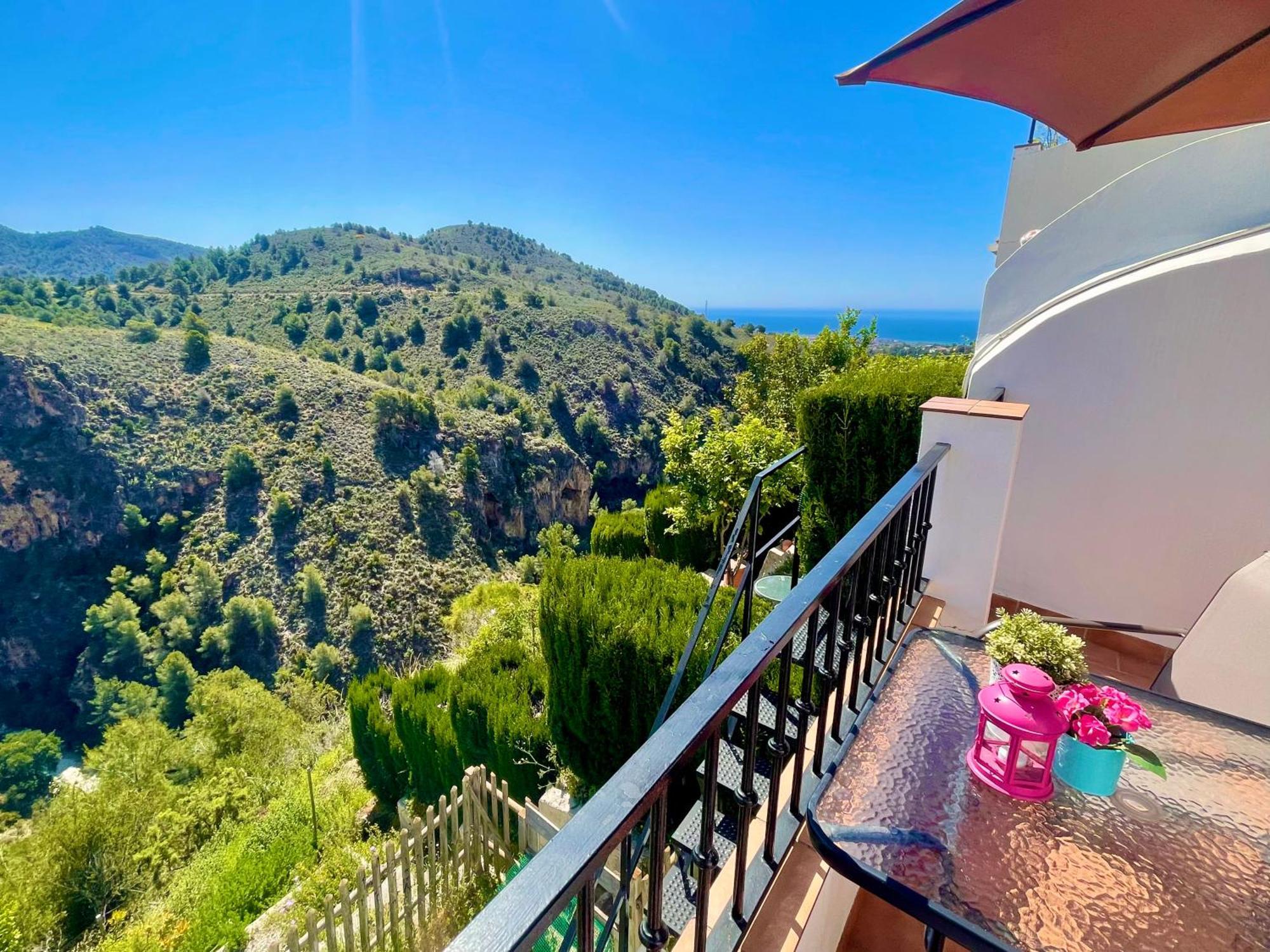 Apartamentos Axarquia , Frigiliana, Terraza Privada Con Vistas A La Montana Rio Y Al Mar Eksteriør bilde